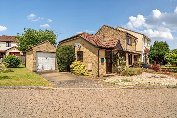2 Bedroom Bungalow For Sale In Richmond Way, Yeovil, BA21