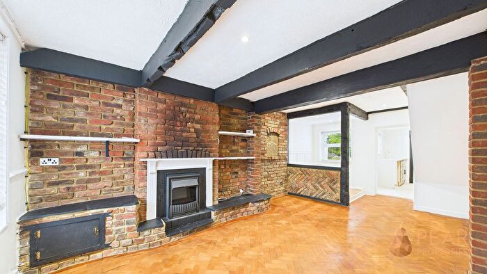 2 Bedroom End Terrace House For Sale In Wick Street, Wick, BN17