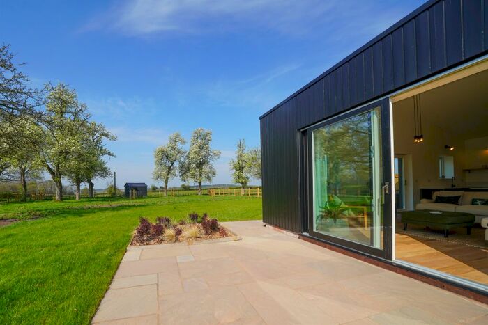 3 Bedroom Detached Bungalow For Sale In Meadow Bank, Hatfield, Leominster, HR6