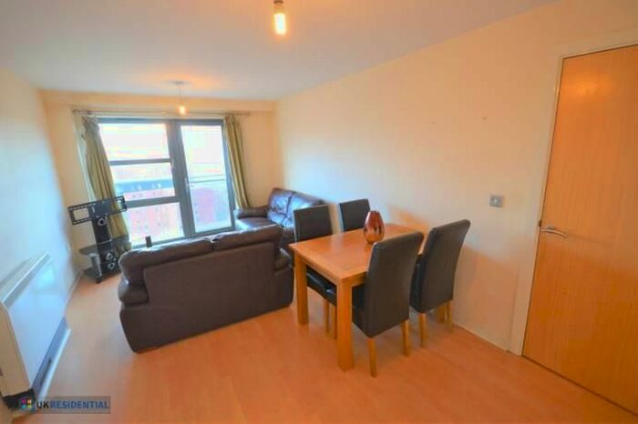 2 Bedroom Flat To Rent In West Street, Sheffield, South Yorkshire, Uk, S1