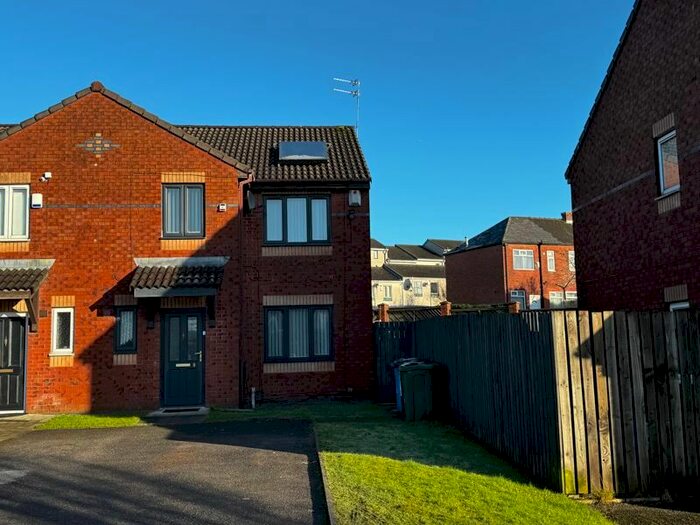 3 Bedroom Property To Rent In Cotton Mill Crescent, Chadderton, Oldham, OL9