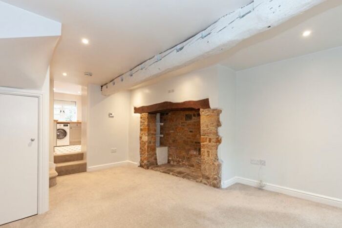 2 Bedroom Cottage To Rent In New Street, Deddington, Banbury, OX15