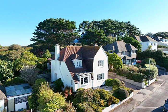 4 Bedroom Detached House For Sale In Tredynas Road, Falmouth, TR11