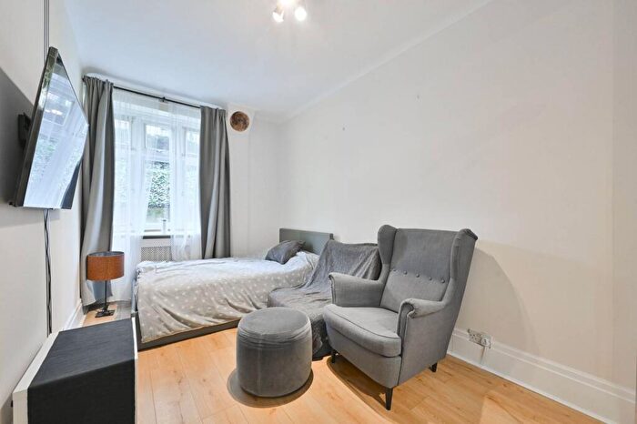 Studio To Rent In Hall Road, St John's Wood, London, NW8