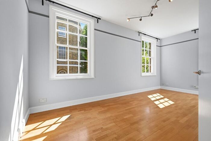 1 Bedroom Apartment For Sale In Pier Head, Wapping High Street, London, E1W
