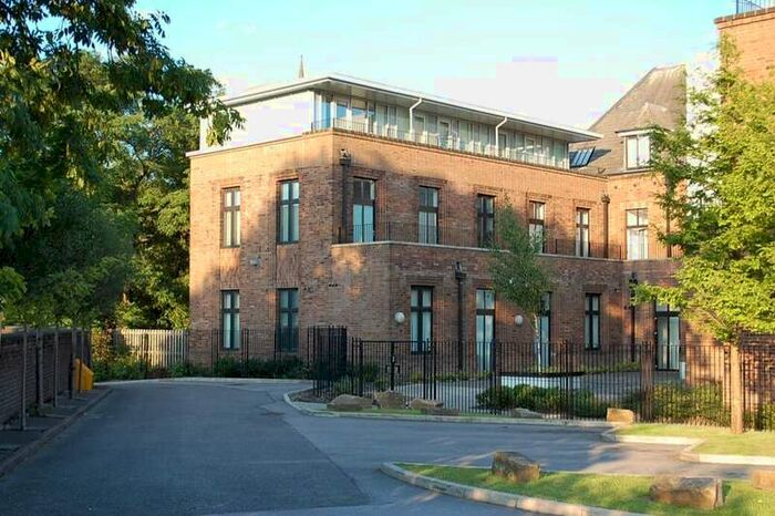 1 Bedroom Flat To Rent In Park Parade, Ashton-under-lyne, OL6