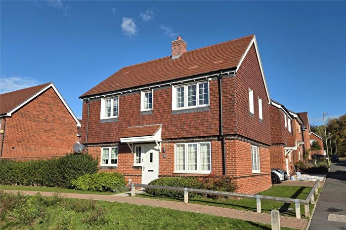 3 Bedroom Detached House For Sale In Admiralty Crescent, Havant, Hampshire, PO9