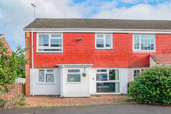 3 Bedroom Terraced House To Rent In The Roundabout, Northfield, Birmingham, B31