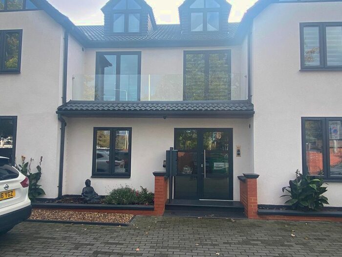 2 Bedroom Flat To Rent In Harefield Road, Uxbridge, UB8