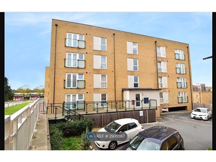 1 Bedroom Flat To Rent In Temple Hill, Dartford, DA1