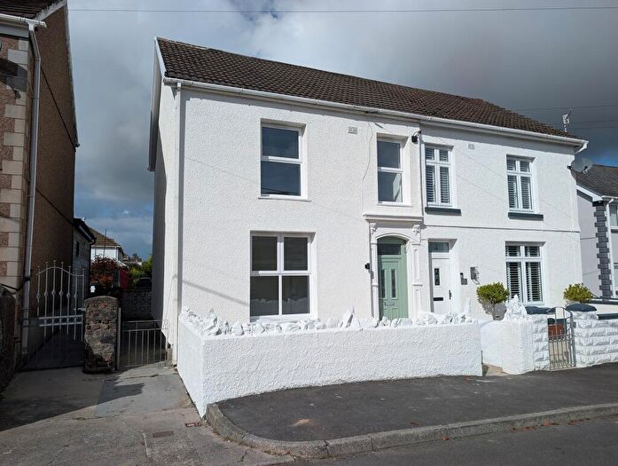 3 Bedroom Semi-Detached House For Sale In Lewis Avenue, Cwmllynfell, Neath Port Talbot., SA9