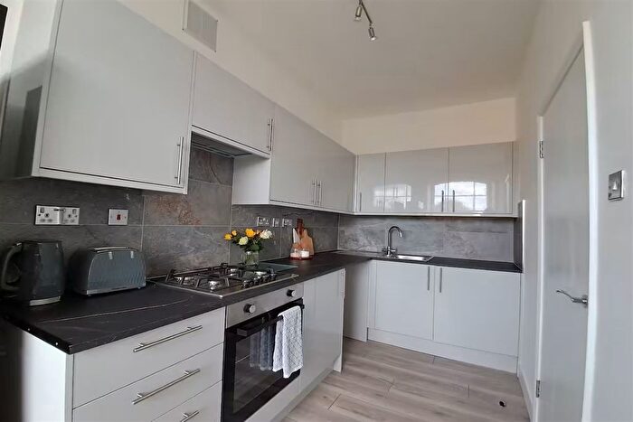 1 Bedroom Flat To Rent In Mildmay Grove South, Islington London, N1