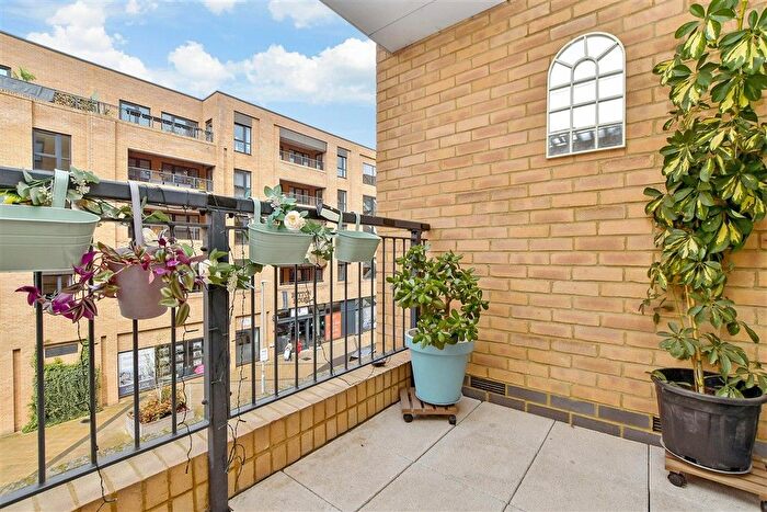 2 Bedroom Flat For Sale In London Road, Wallington, Surrey, SM6