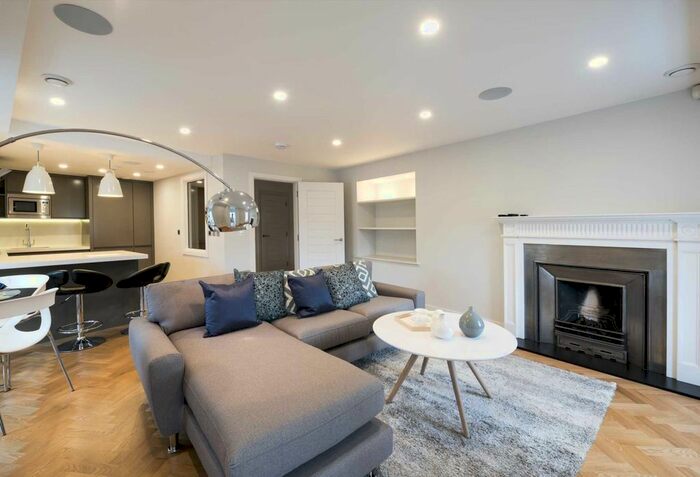 2 Bedroom Flat To Rent In New Cavendish Street, Marylebone, London, W1G