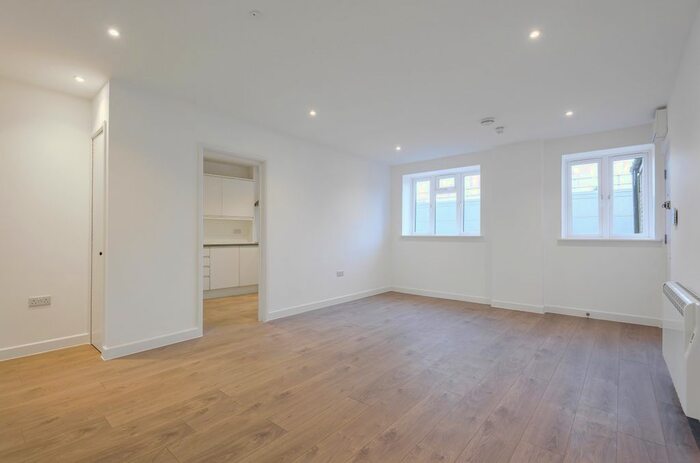 1 Bedroom Flat To Rent In High Street, Sevenoaks, TN13