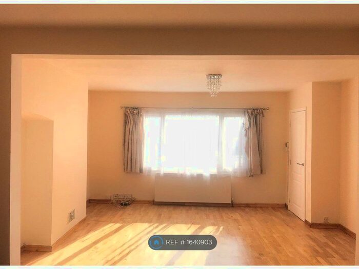 2 Bedroom Terraced House To Rent In Clitterhouse Crescent, London, NW2