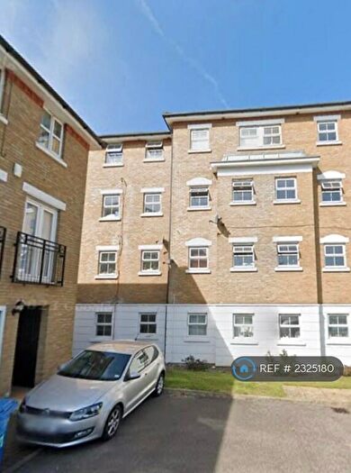 2 Bedroom Flat To Rent In Commercial Way, London, SE15