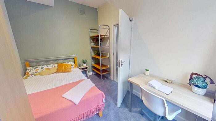 5 Bedroom End Of Terrace House To Rent In Mansfield Road, Nottingham, Nottinghamshire, NG1