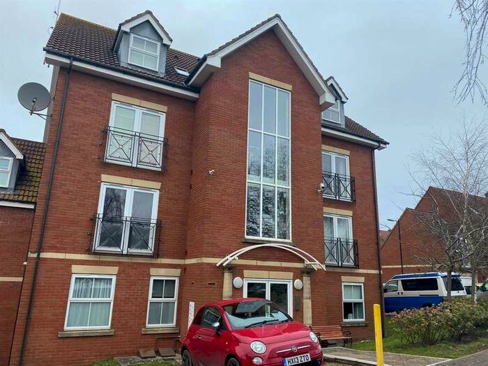 2 Bedroom Apartment To Rent In Oxenham Court, BS5