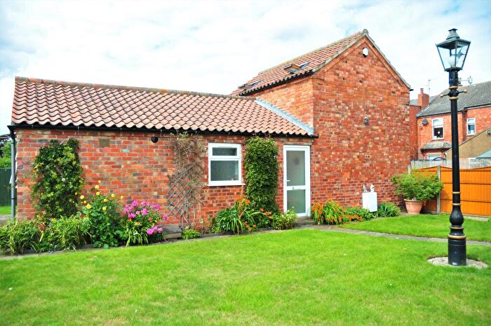 2 Bedroom Cottage To Rent In Newark Road, North Hykeham, LN6