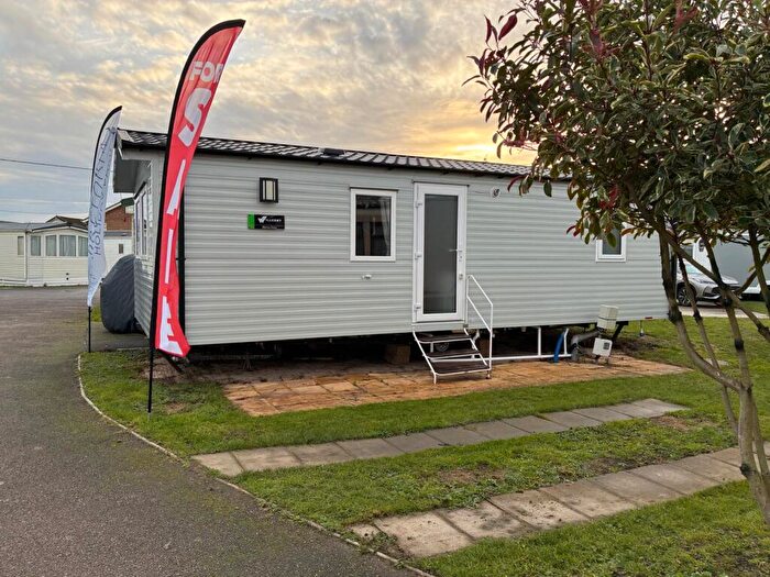 2 Bedroom Caravan For Sale In Two Bed Willerby Ellerton Extra, Pretoria Holiday Park, Point Clear, St Osyth, Essex, CO16