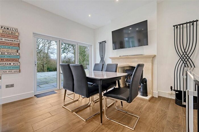 4 Bedroom Detached House For Sale In The Chase, Rochford, Essex, SS4