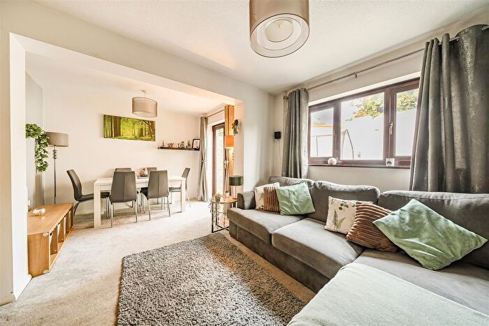 4 Bedroom End Of Terrace House For Sale In Livingstone Road, Broadstairs, CT10