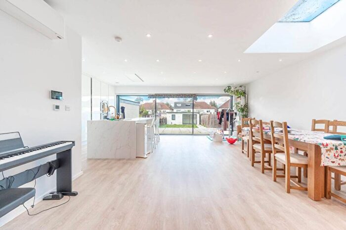 4 Bedroom House To Rent In Moat Drive, Harrow, HA1