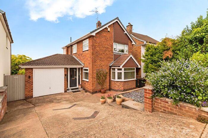 3 Bedroom Detached House For Sale In Whitby Crescent, Woodthorpe, Nottingham, NG5