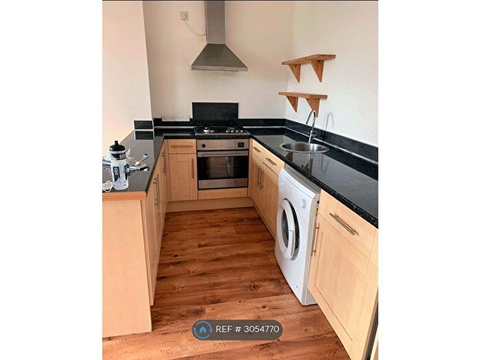 1 Bedroom Flat To Rent In Bath Road, Reading, RG1