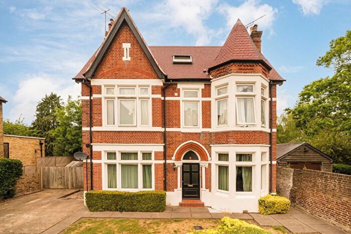 3 Bedroom Flat To Rent In Grange Road, Ealing, W5