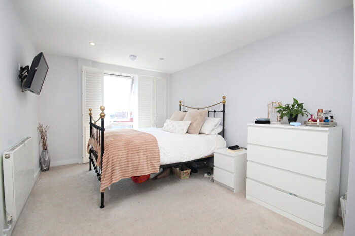 2 Bedroom Flat For Sale In Elm Road, Wembley, Middlesex, HA9