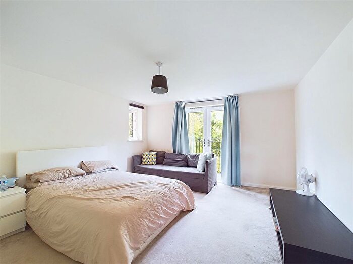 2 Bedroom Flat For Sale In Tawny Grove, Coventry, CV4