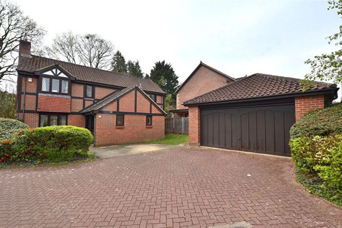 4 Bedroom Detached House For Sale In Forest Dean, Fleet, GU51