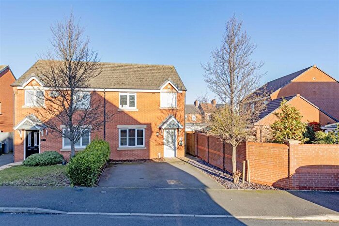 3 Bedroom Semi Detached House For Sale In Manor House Court, Chesterfield, S41