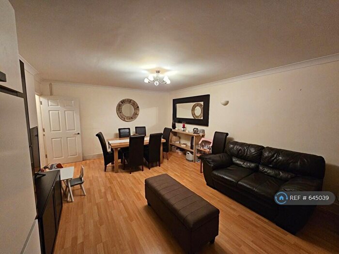 2 Bedroom Flat To Rent In Tiptaft House, Mitcham, CR4