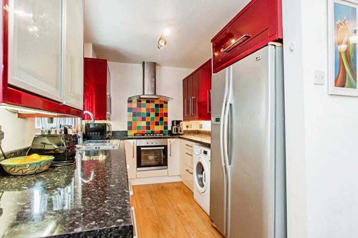 2 Bedroom Semi-Detached Bungalow For Sale In Rayleigh Avenue, Leigh-On-Sea, SS9