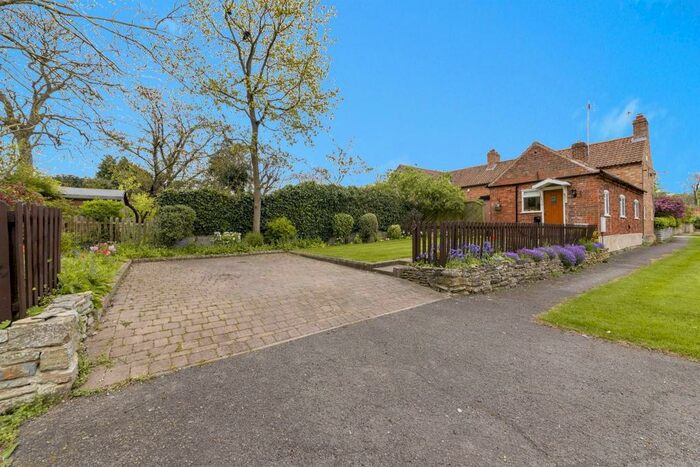 1 Bedroom Bungalow For Sale In High Street, Orston, Nottingham, NG13