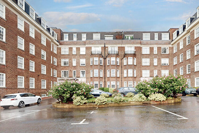 3 Bedroom Apartment To Rent In St Stephens Close, Avenue Road, London, NW8