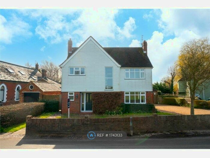 4 Bedroom Detached House To Rent In Wickham Road, Wickhambreaux, CT3
