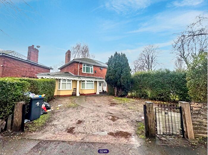 3 Bedroom Semi Detached House For Sale In Fernbank Road, Ward End, Birmingham, West Midlands, B8