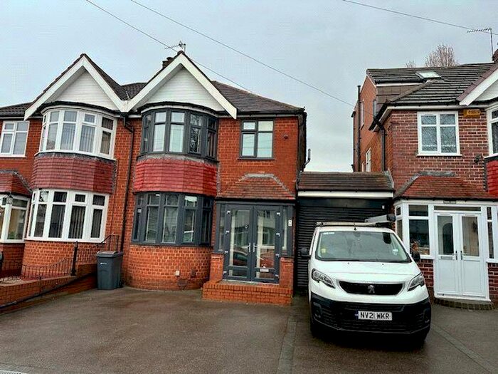 3 Bedroom Semi-Detached House To Rent In Leominster Road, Birmingham, West Midlands, B11