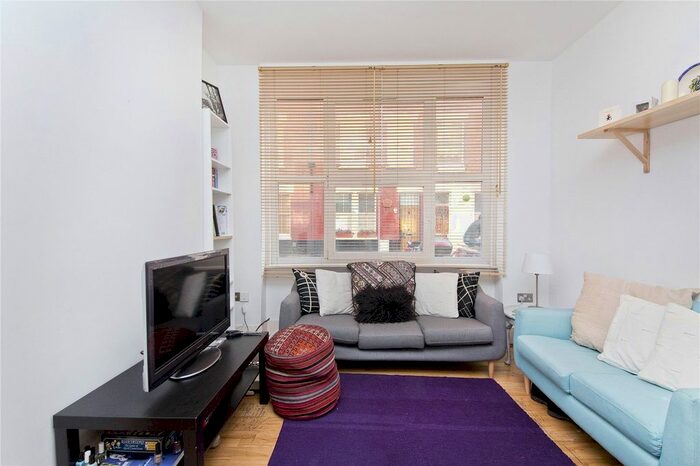 4 Bedroom Terraced House To Rent In Canrobert Street, Bethnal Green, London, E2