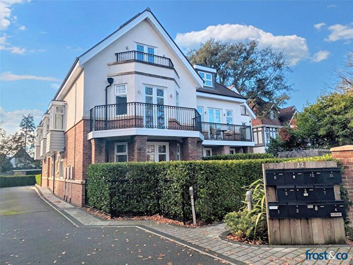 2 Bedroom Apartment For Sale In Spur Hill Avenue, Penn Hill, Poole, Dorset, BH14