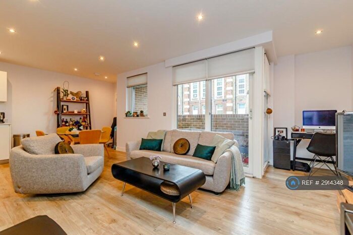 2 Bedroom Flat To Rent In Coombe House, London, E3