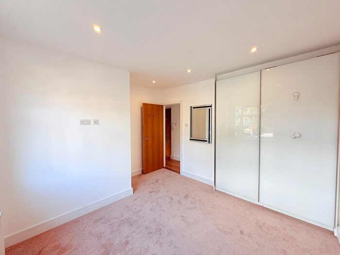 2 Bedroom Flat To Rent In Cornwall Road, Pinner, HA5