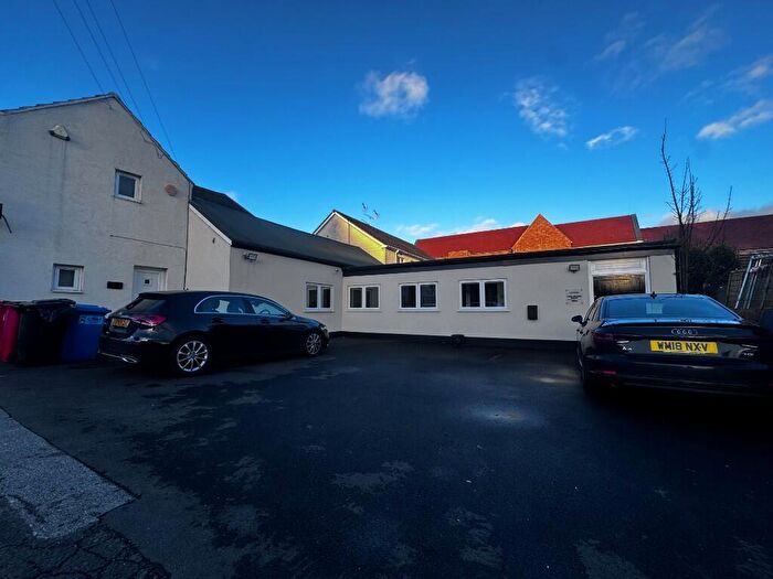 House To Rent In Chelmsford Road, Brentwood, Essex, CM15