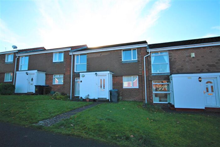 2 Bedroom Flat To Rent In Middleham Close, Ouston, Chester Le Street, DH2