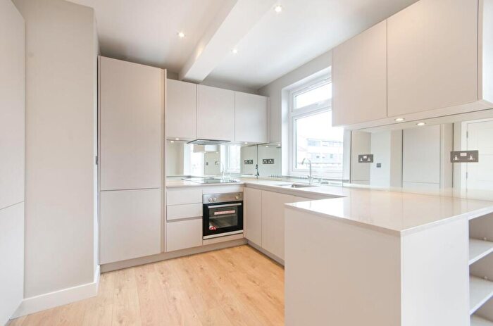 3 Bedroom Flat For Sale In Robson Avenue, Willesden Green, London, NW10