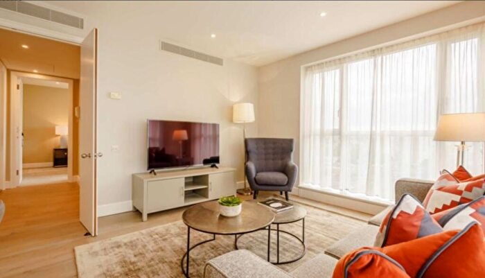 2 Bedroom Flat To Rent In Circus Apartments, Westferry Circus, Canary Wharf, London, E14
